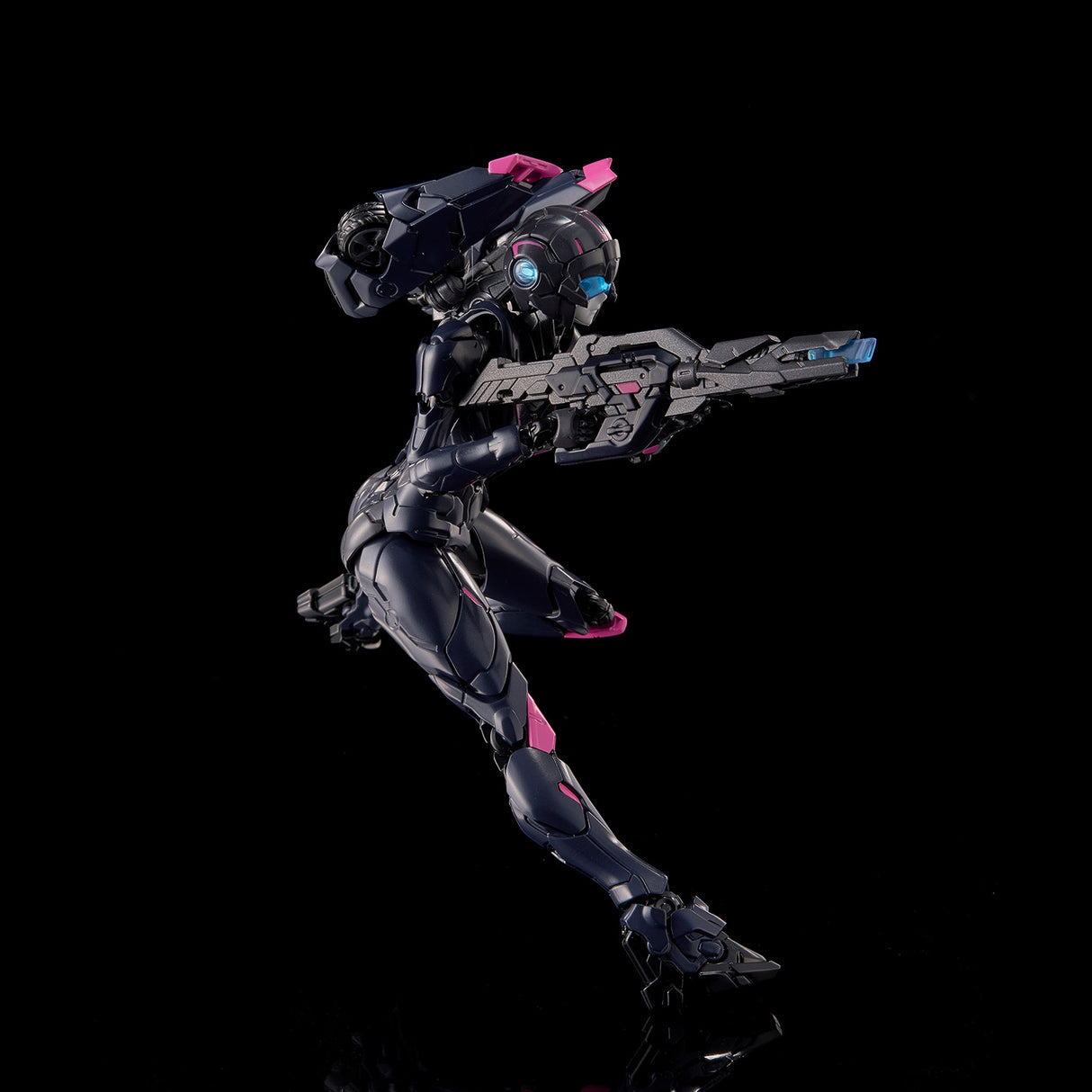 Transformers Flame Toys Furai Model: Black Arcee