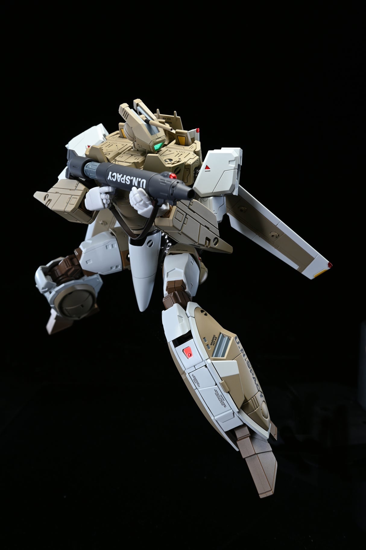 Robotech [Hen Dou Ryoku] Veritech VF-1A Transformable Action Figure