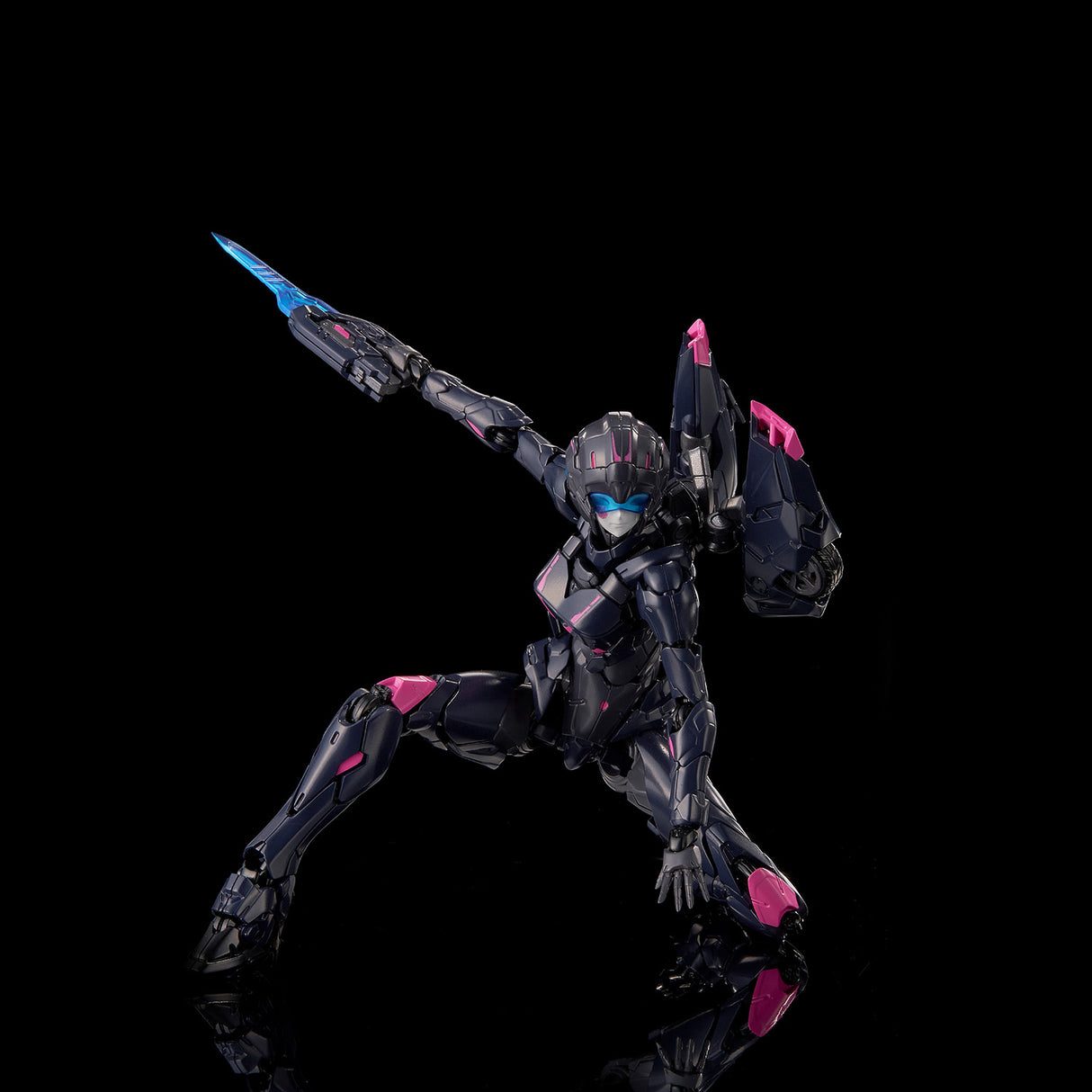 Transformers Flame Toys Furai Model: Black Arcee