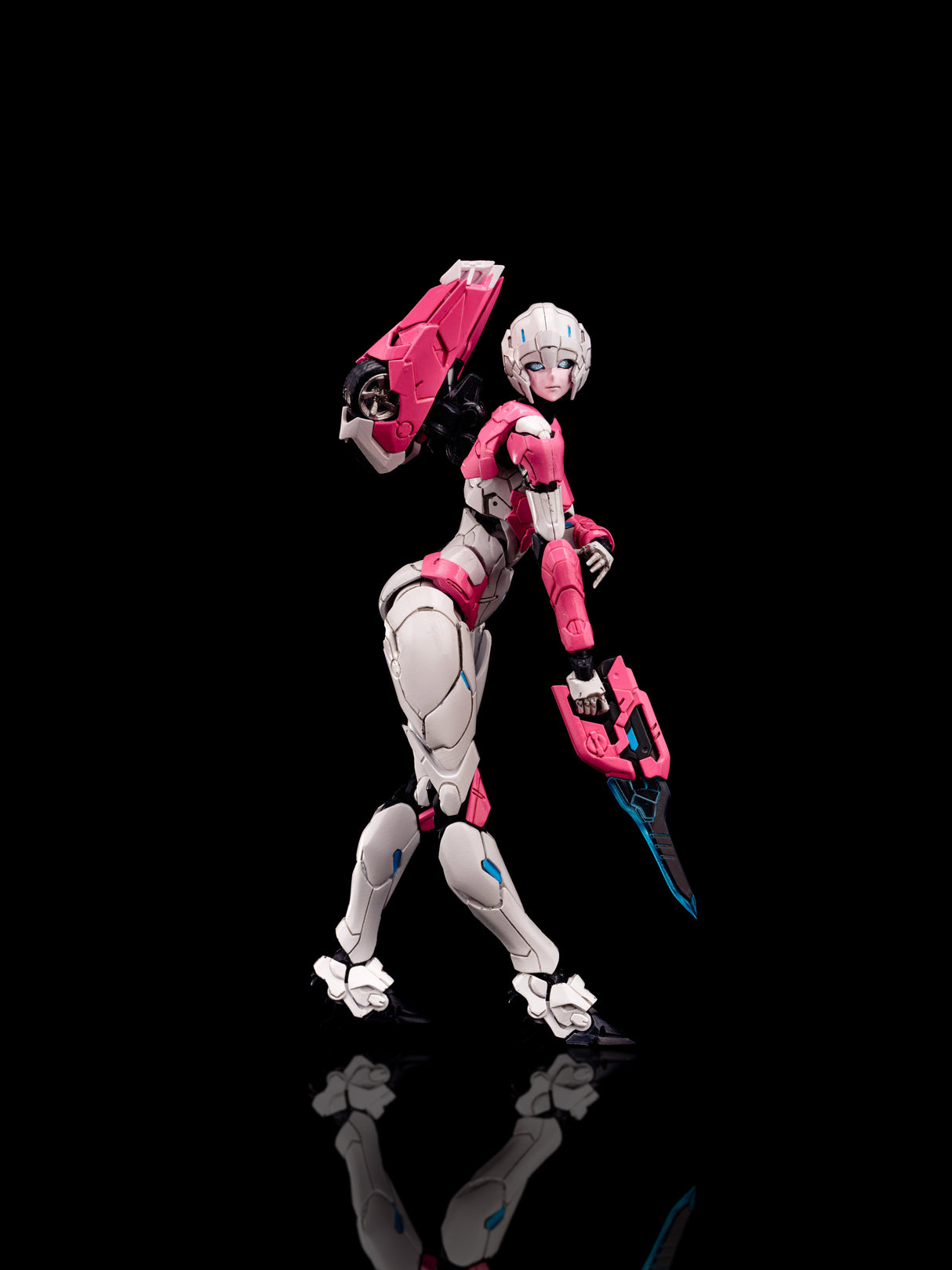 Transformers Flame Toys Furai Model: Arcee