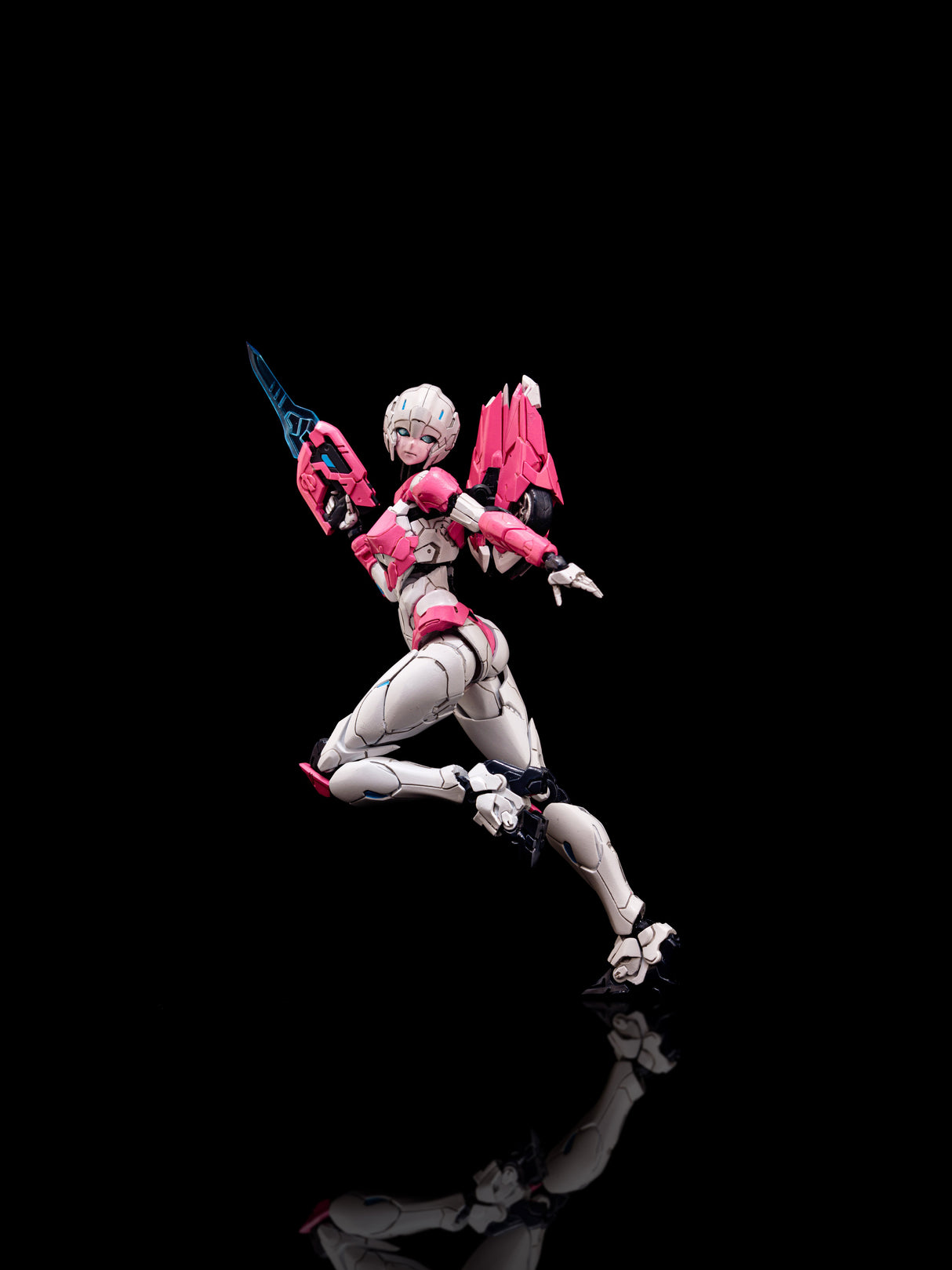 Transformers Flame Toys Furai Model: Arcee